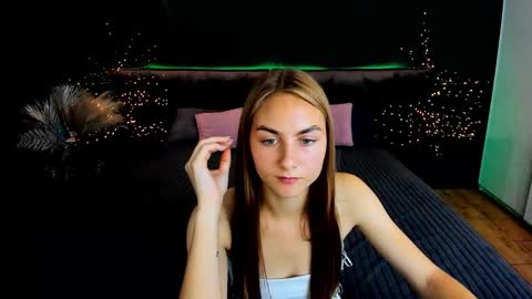 Snapshot of milaaddam chatting on September 19, 2025, 12:28 pm Milla online show from September 19, 2025, 12:28 pm