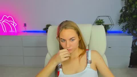 Snapshot of milaaddam chatting on September 30, 2025, 5:45 am Milla online show from September 30, 2025, 5:45 am