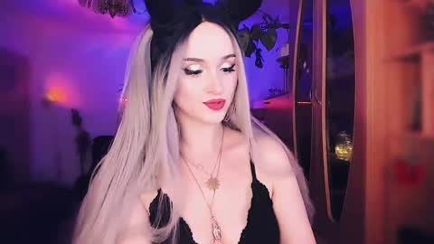 MiladyJolie online show from March 6, 2025, 3:35 am