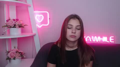 milanaangelas online show from February 17, 2025, 11:44 am
