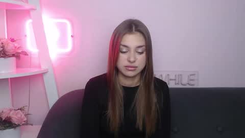 milanaangelas online show from October 20, 2025, 7:47 pm