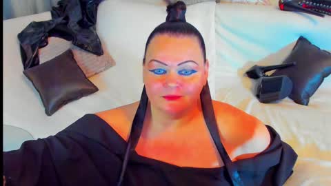 Snapshot of milanabiegert chatting on December 4, 2024, 5:55 pm Lana online show from December 4, 2024, 5:55 pm