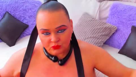 Snapshot of milanabiegert chatting on February 17, 2025, 12:38 pm Lana online show from February 17, 2025, 12:38 pm