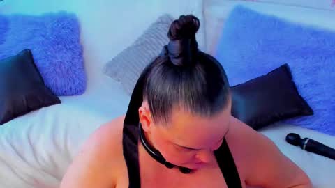 Snapshot of milanabiegert chatting on February 24, 2025, 6:49 am Lana online show from February 24, 2025, 6:49 am