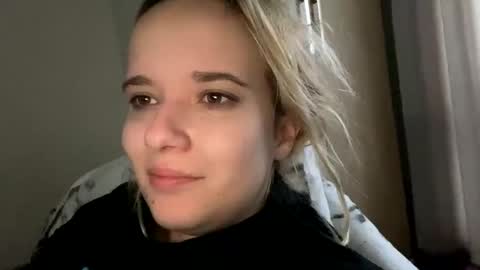 Snapshot of milkybaby269137 chatting on December 30, 2024, 8:10 am milkybaby269137 online show from December 30, 2024, 8:10 am