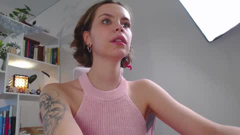 Snapshot of milly_ross23 chatting on January 5, 2025, 9:05 am Milly online show from January 5, 2025, 9:05 am