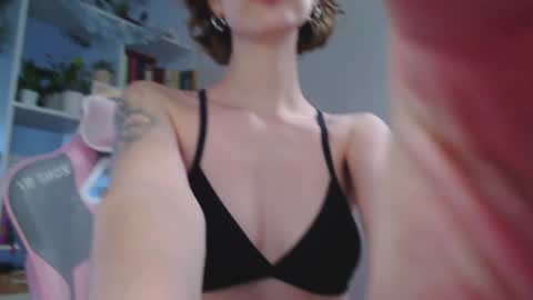 Snapshot of milly_ross23 chatting on January 6, 2025, 8:24 am Milly online show from January 6, 2025, 8:24 am