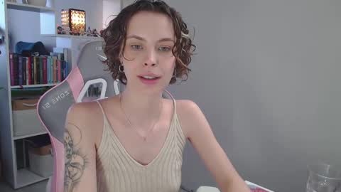 Snapshot of milly_ross23 chatting on February 15, 2025, 6:55 am Milly online show from February 15, 2025, 6:55 am