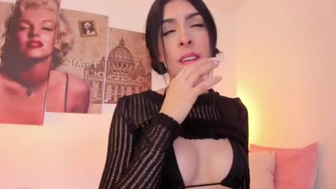 Snapshot of milu_cooper chatting on October 13, 2025, 9:42 am milu modelo independiente .onlyfans kmila model online show from October 13, 2025, 9:42 am