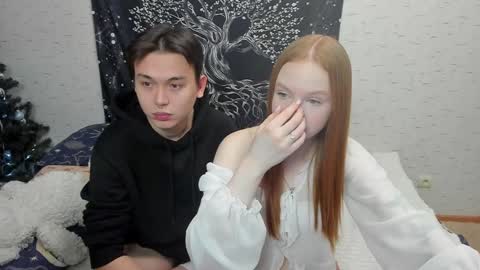 Snapshot of milymi_ chatting on December 10, 2024, 10:37 pm Milena and Jasper online show from December 10, 2024, 10:37 pm