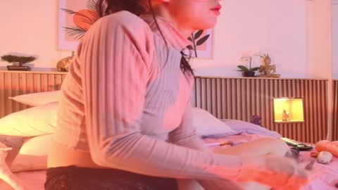 Snapshot of milyrouse___ chatting on December 24, 2024, 6:00 am Milly  online show from December 24, 2024, 6:00 am