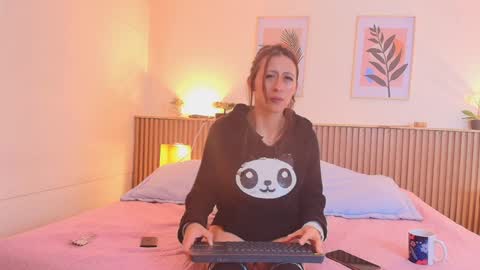 Snapshot of milyrouse___ chatting on January 2, 2025, 8:13 pm Milly  online show from January 2, 2025, 8:13 pm
