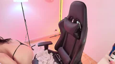 Snapshot of milyrouse___ chatting on February 9, 2025, 7:38 am Milly  online show from February 9, 2025, 7:38 am
