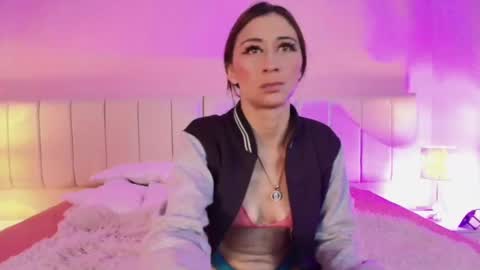 Snapshot of milyrouse___ chatting on February 28, 2025, 3:37 am Milly  online show from February 28, 2025, 3:37 am