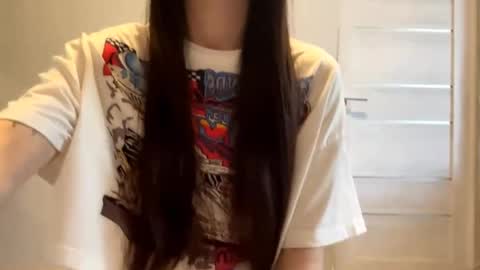 Emilia online show from September 22, 2025, 4:58 am