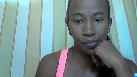 Snapshot of minouch211907 chatting on January 17, 2025, 7:19 am minouch211907 online show from January 17, 2025, 7:19 am