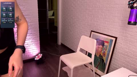 Snapshot of mirai_meow chatting on December 24, 2024, 1:50 pm Kattie Kate Katana Katarina Ri Cat baby bb - your choise xo xo online show from December 24, 2024, 1:50 pm