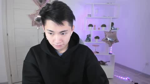 Snapshot of miram_yoo chatting on December 2, 2024, 9:02 am              online show from December 2, 2024, 9:02 am