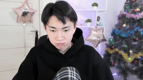 Snapshot of miram_yoo chatting on December 18, 2024, 3:37 am              online show from December 18, 2024, 3:37 am