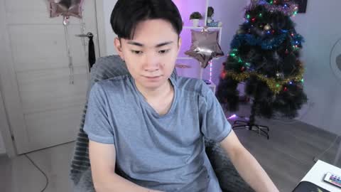 Snapshot of miram_yoo chatting on December 29, 2024, 11:40 am              online show from December 29, 2024, 11:40 am