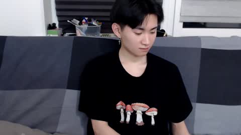 Snapshot of miram_yoo chatting on January 17, 2025, 9:17 pm              online show from January 17, 2025, 9:17 pm