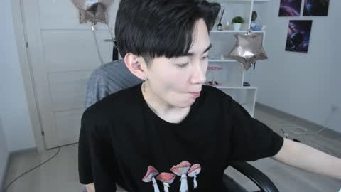 Snapshot of miram_yoo chatting on January 25, 2025, 10:40 am              online show from January 25, 2025, 10:40 am