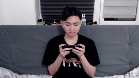 Snapshot of miram_yoo chatting on February 7, 2025, 10:20 pm              online show from February 7, 2025, 10:20 pm