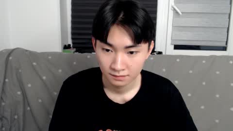 Snapshot of miram_yoo chatting on March 7, 2025, 10:21 pm              online show from March 7, 2025, 10:21 pm