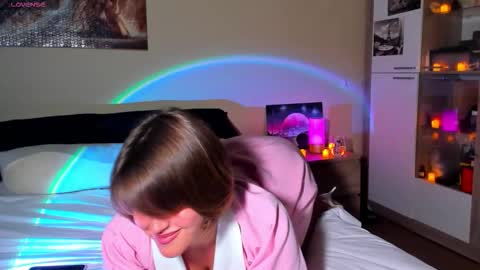 Snapshot of mirrorofsoul chatting on October 26, 2025, 4:02 pm Shelley online show from October 26, 2025, 4:02 pm