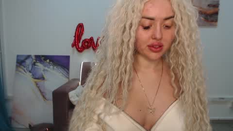 Snapshot of miss_kiten chatting on February 8, 2025, 3:41 am miss_kiten online show from February 8, 2025, 3:41 am