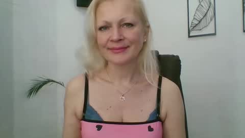 Snapshot of miss_natalix chatting on October 26, 2025, 9:15 am miss_natalix online show from October 26, 2025, 9:15 am