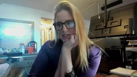 Snapshot of missandsircum chatting on March 3, 2025, 7:49 pm missandsircum online show from March 3, 2025, 7:49 pm
