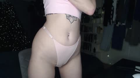 Snapshot of missfiti chatting on December 14, 2024, 2:21 pm missfiti online show from December 14, 2024, 2:21 pm