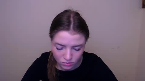Snapshot of missoliviaa_ chatting on February 12, 2025, 9:31 am Olivia online show from February 12, 2025, 9:31 am