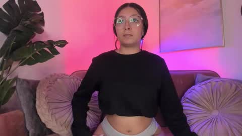 Snapshot of misspariis chatting on November 4, 2025, 11:26 pm Isabel Mendez online show from November 4, 2025, 11:26 pm