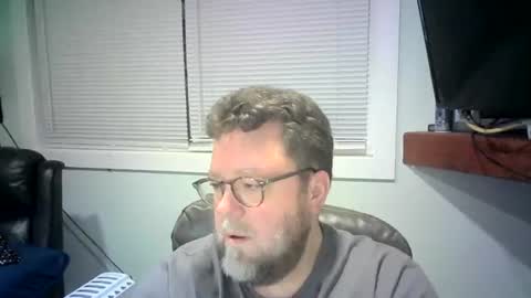 Snapshot of mister_happy567 chatting on February 4, 2025, 1:34 am Mr. Happy online show from February 4, 2025, 1:34 am