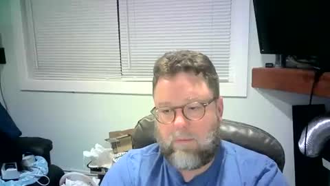 Snapshot of mister_happy567 chatting on March 9, 2025, 6:06 am Mr. Happy online show from March 9, 2025, 6:06 am