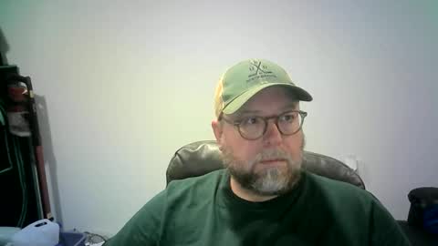 Snapshot of mister_happy567 chatting on September 23, 2025, 3:53 am Mr. Happy online show from September 23, 2025, 3:53 am