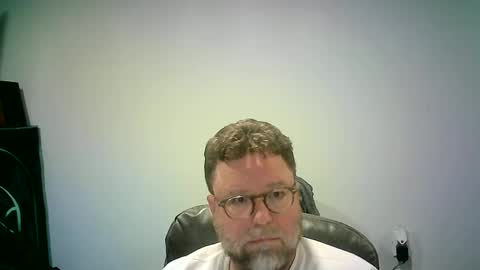 Snapshot of mister_happy567 chatting on October 17, 2025, 5:32 am Mr. Happy online show from October 17, 2025, 5:32 am