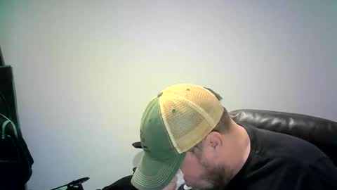 Snapshot of mister_happy567 chatting on October 28, 2025, 5:00 am Mr. Happy online show from October 28, 2025, 5:00 am