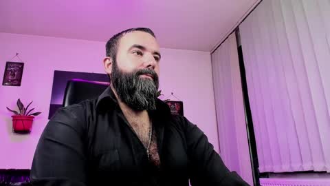 Snapshot of misterlov3r chatting on December 5, 2024, 1:36 am misterlov3r online show from December 5, 2024, 1:36 am