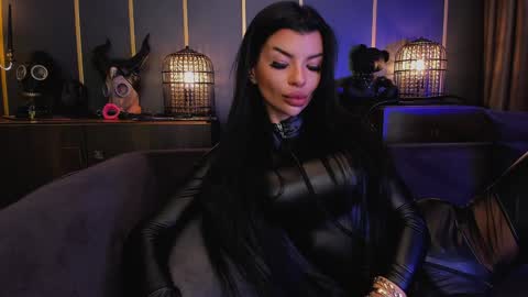 Snapshot of mistresselenia chatting on December 4, 2024, 3:21 pm Elenia online show from December 4, 2024, 3:21 pm