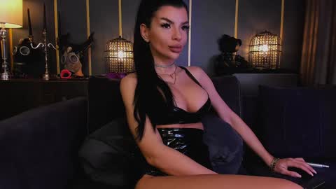 Snapshot of mistresselenia chatting on January 9, 2025, 12:41 pm Elenia online show from January 9, 2025, 12:41 pm