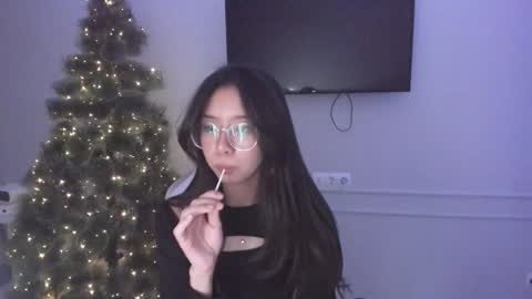 Snapshot of miwa_kasumi chatting on December 23, 2024, 5:22 pm MIa online show from December 23, 2024, 5:22 pm