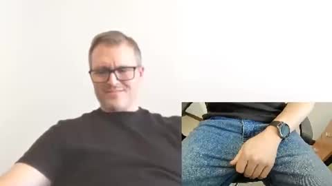 Snapshot of moe_001 chatting on September 12, 2025, 6:41 pm Moe online show from September 12, 2025, 6:41 pm