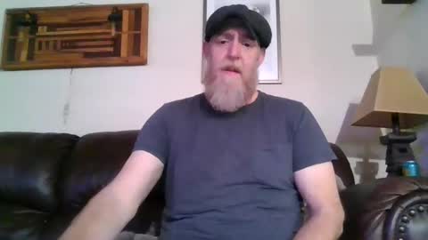 Snapshot of moeblick chatting on December 3, 2024, 5:45 pm moeblick online show from December 3, 2024, 5:45 pm