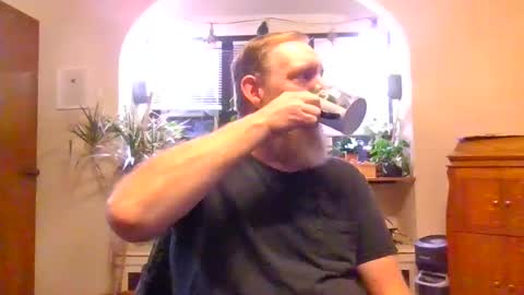 Snapshot of moeblick chatting on December 6, 2024, 12:49 pm moeblick online show from December 6, 2024, 12:49 pm