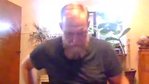 Snapshot of moeblick chatting on September 24, 2025, 11:24 am moeblick online show from September 24, 2025, 11:24 am