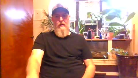Snapshot of moeblick chatting on October 2, 2025, 11:28 am moeblick online show from October 2, 2025, 11:28 am