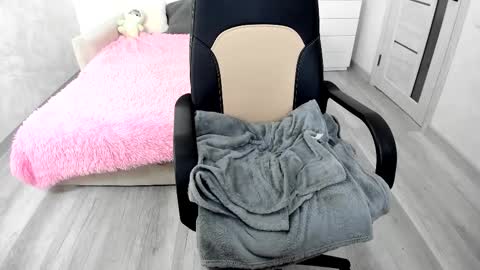 Snapshot of molly_sweetbaby chatting on October 10, 2025, 12:26 pm Ill tell you when were private online show from October 10, 2025, 12:26 pm